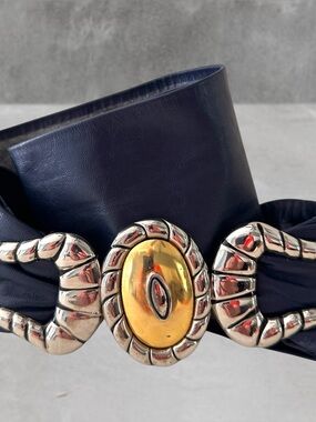 VINTAGE DAME BLUE LEATHER STATEMENT BUCKLE WASIT BELT